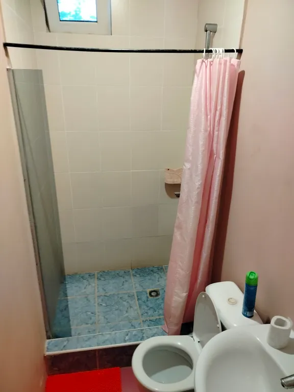 Домик рядом с морем