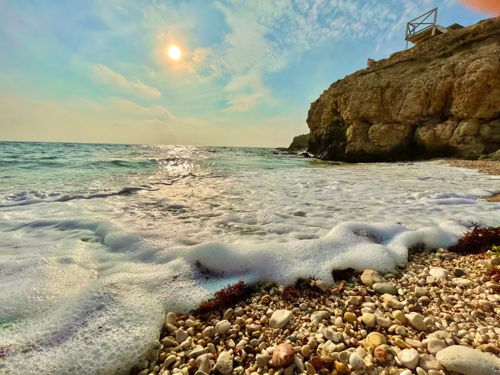 Квартира Квартира у моря, окна и балкон с видом на море и яхт-клуб — Севастополь