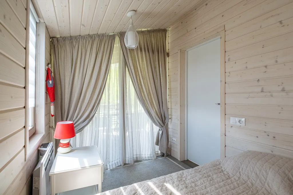 Лисий домик с камином