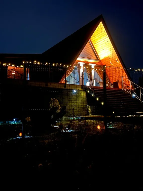 Шале у озера