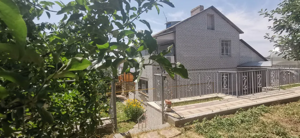 Часть дома на втором этаже с баней и бассейном