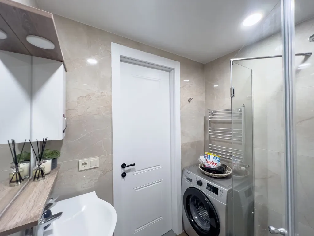 Уютная студия с видом на море, стадион и аллею Героев