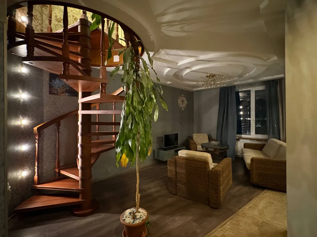 Квартира Шикарная двухэтажная квартира с видом на лес — Янино-1