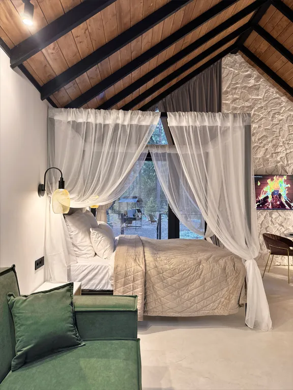 Уютный дом Elovoye в сердце леса с уличным спа-бассейном