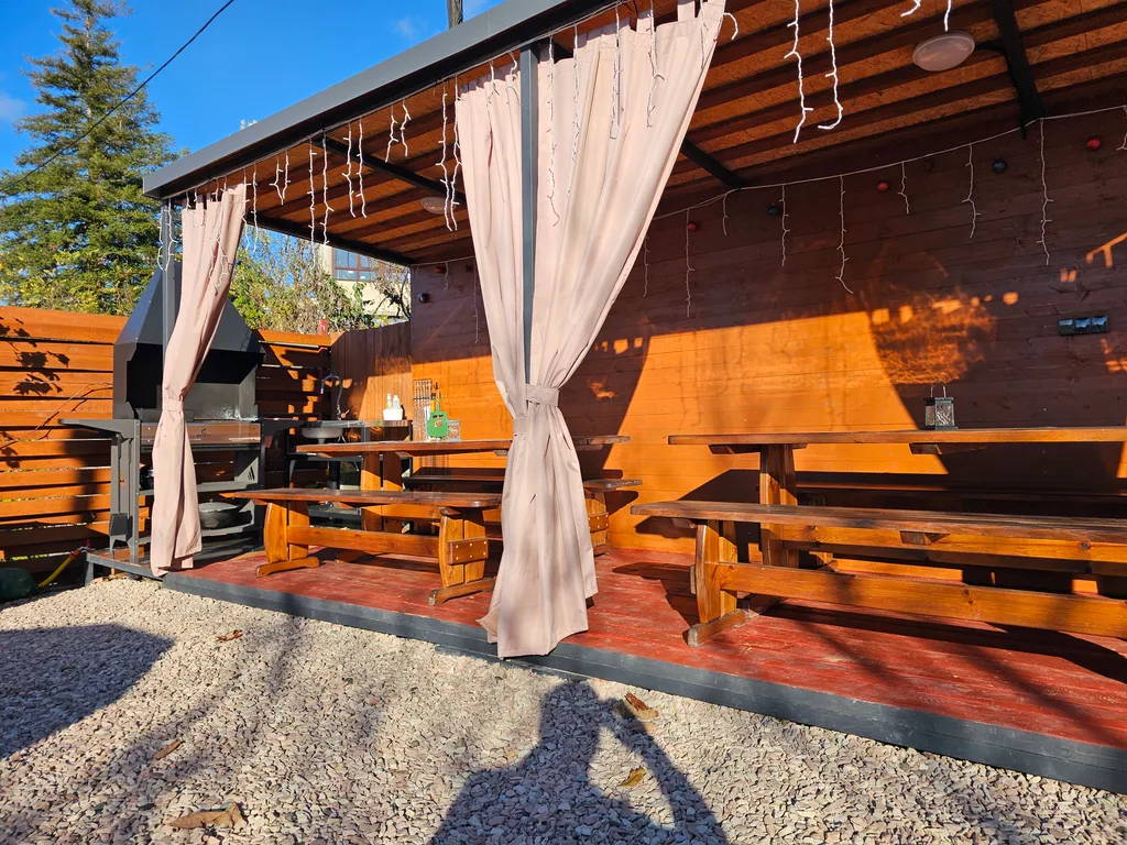 Дом а-фрейм с банным чаном, бассейном, беседкой, парковкой в Сочи