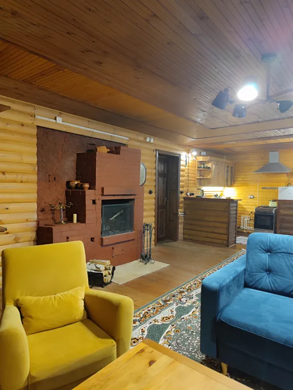 Дом с прудом