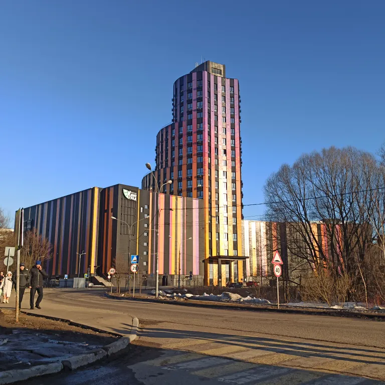 Двухуровневый апартамент в здании ТЦ