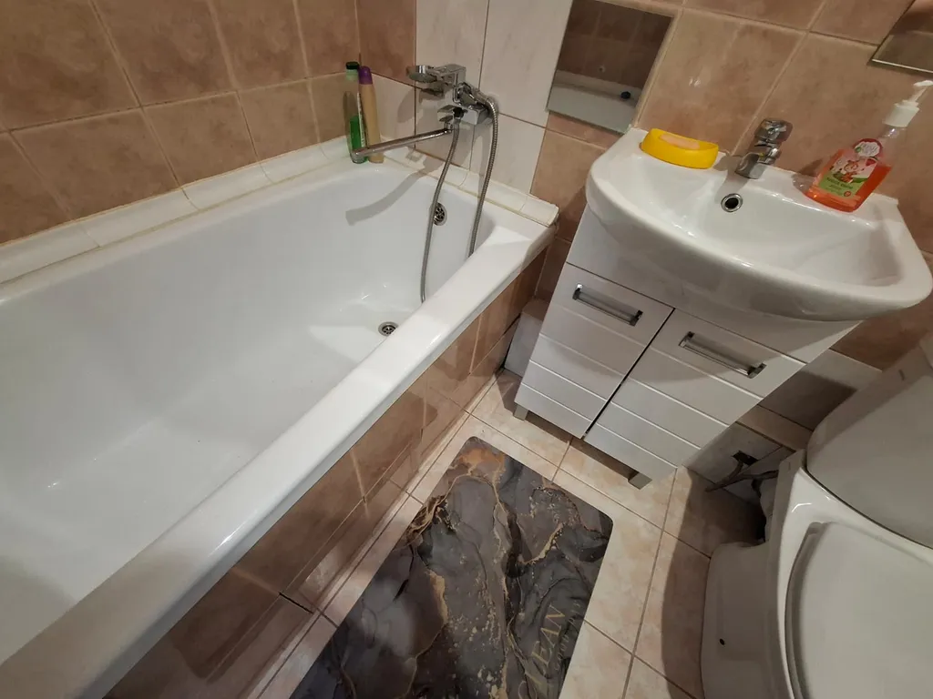 Квартира Две раздельные комнаты и балкон — Омск