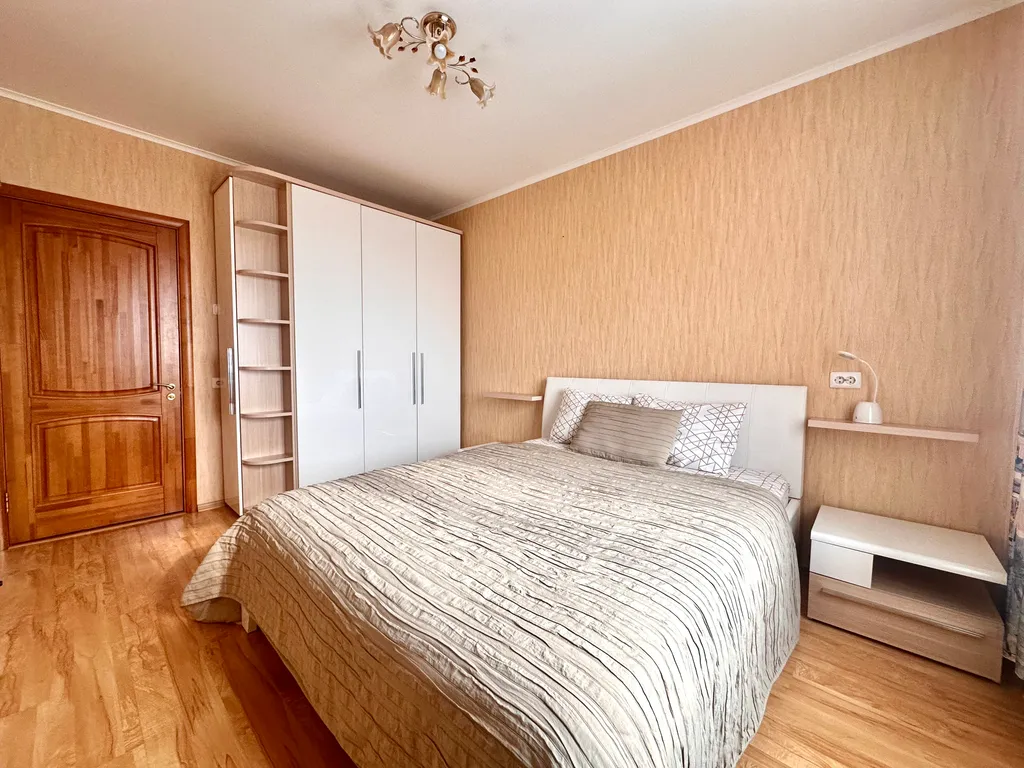 Светлая, уютная 2-комнатная квартира с отдельной детской комнатой — аренда посуточно в Томск