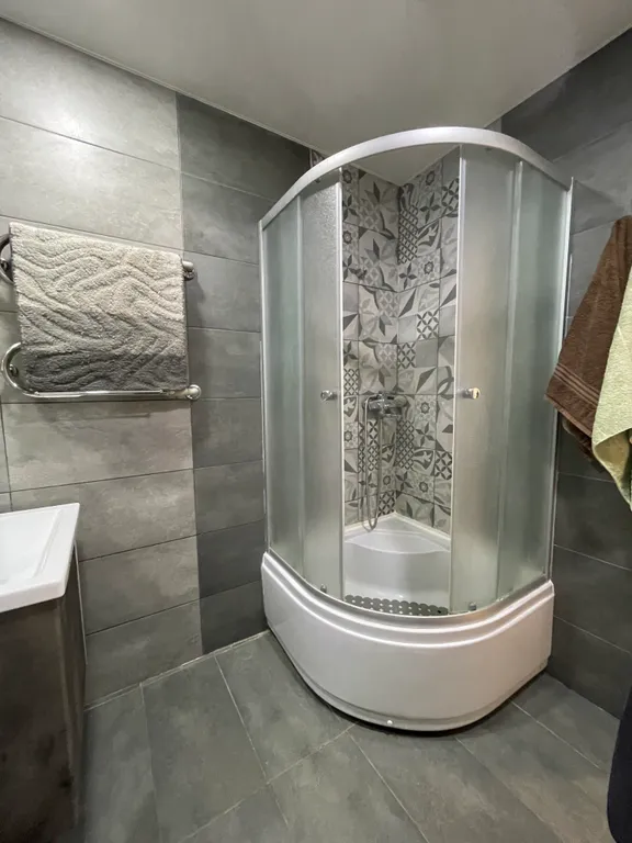 Большая шикарная квартира-студия в центре возле моря