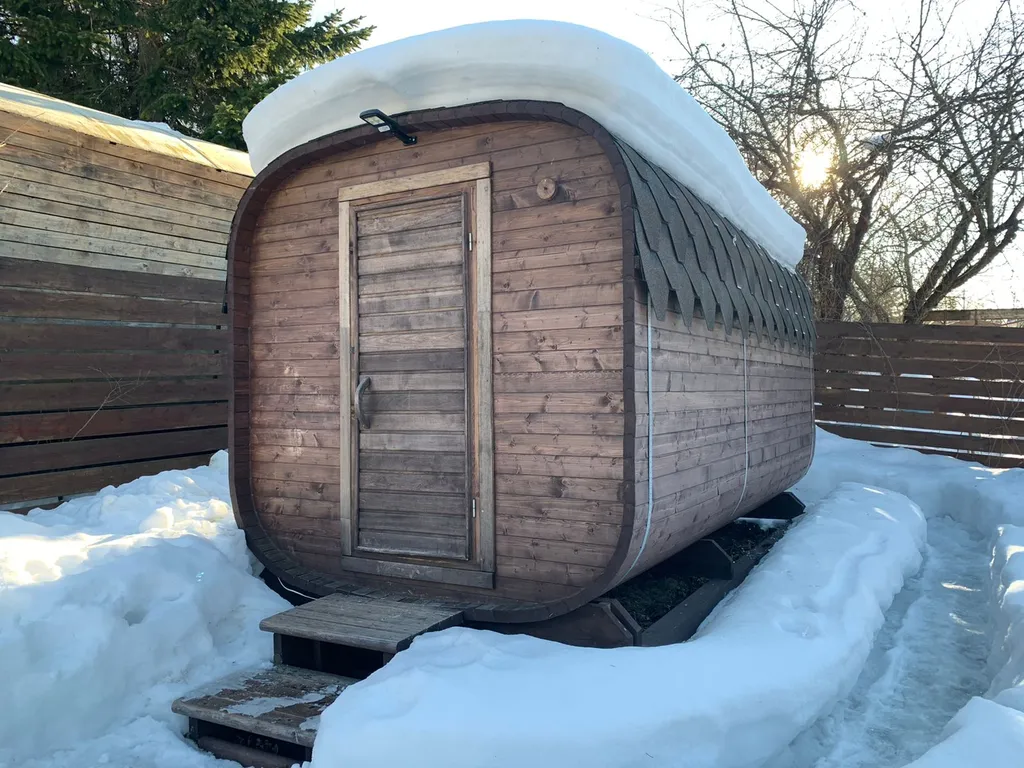 Домик близ Сорочан с баней-бочкой