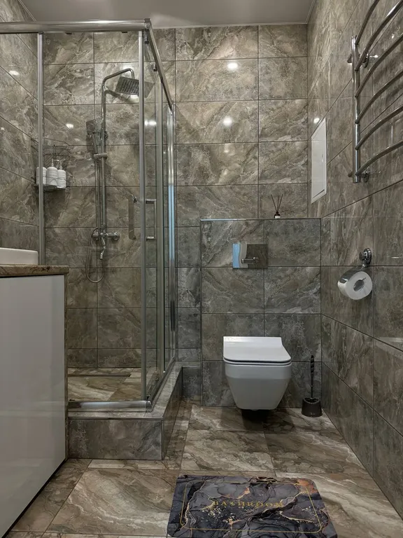 Уютная квартира бизнес-класса с камином