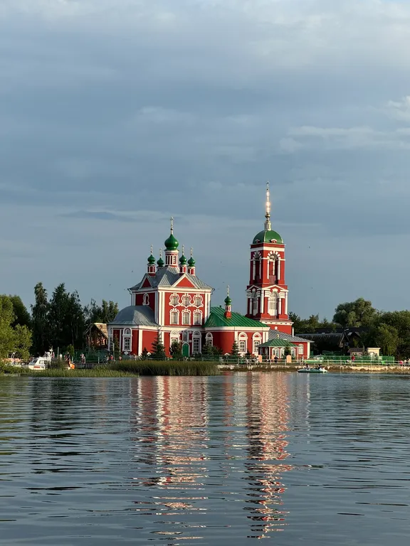 Уютный дом в тихом районе центра города