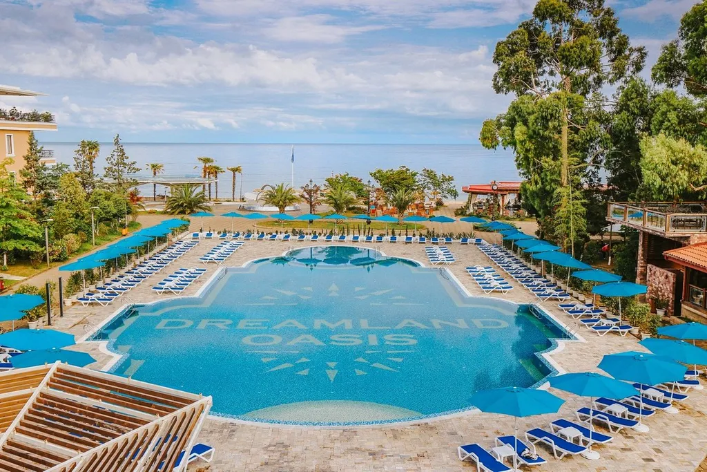 Элитные апартаменты с бассейном в Dreamland Oasis