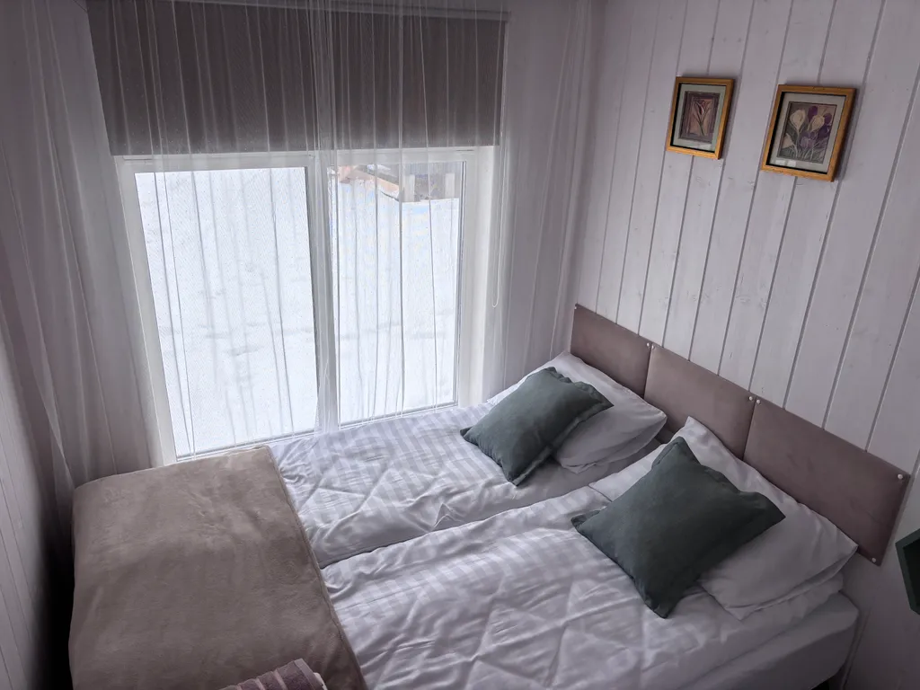 Уютный новый дом с сауной включена в стоимость и видом на озеро и лес