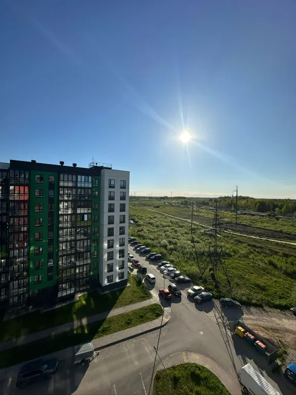 Студия с видом на поля и оранжевый закат