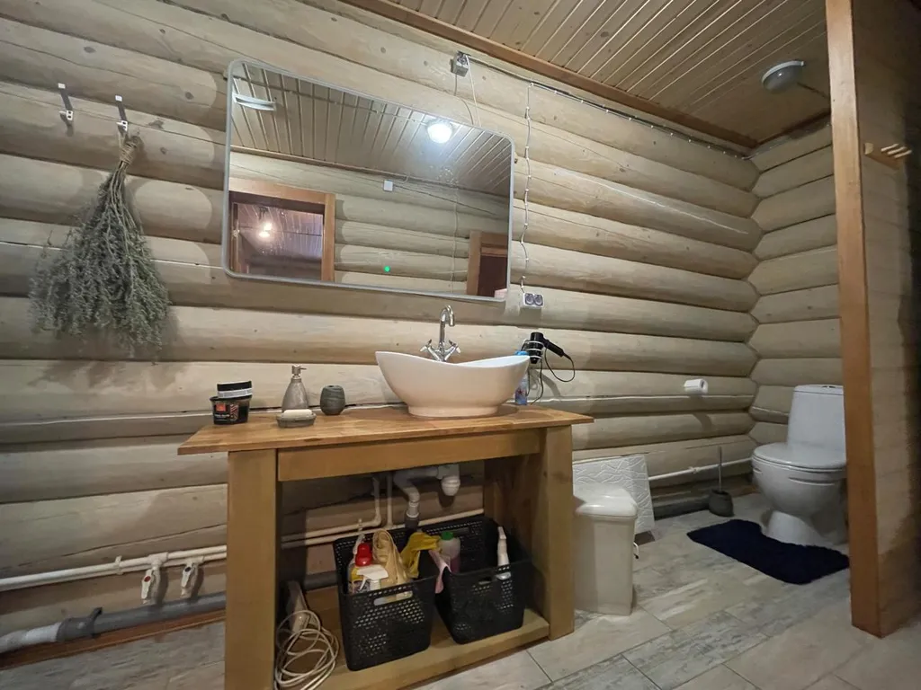 Коттедж Уютный дом с камином и сауной у озера — Ларионово