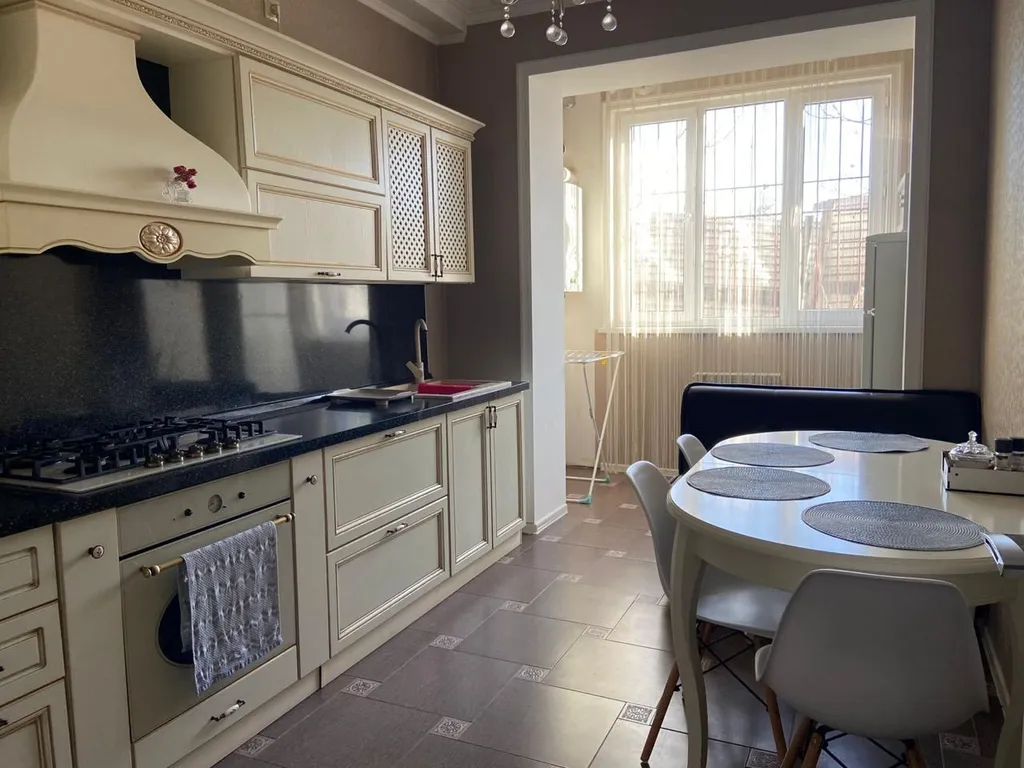 Квартира у моря и мультимедийного фонтана