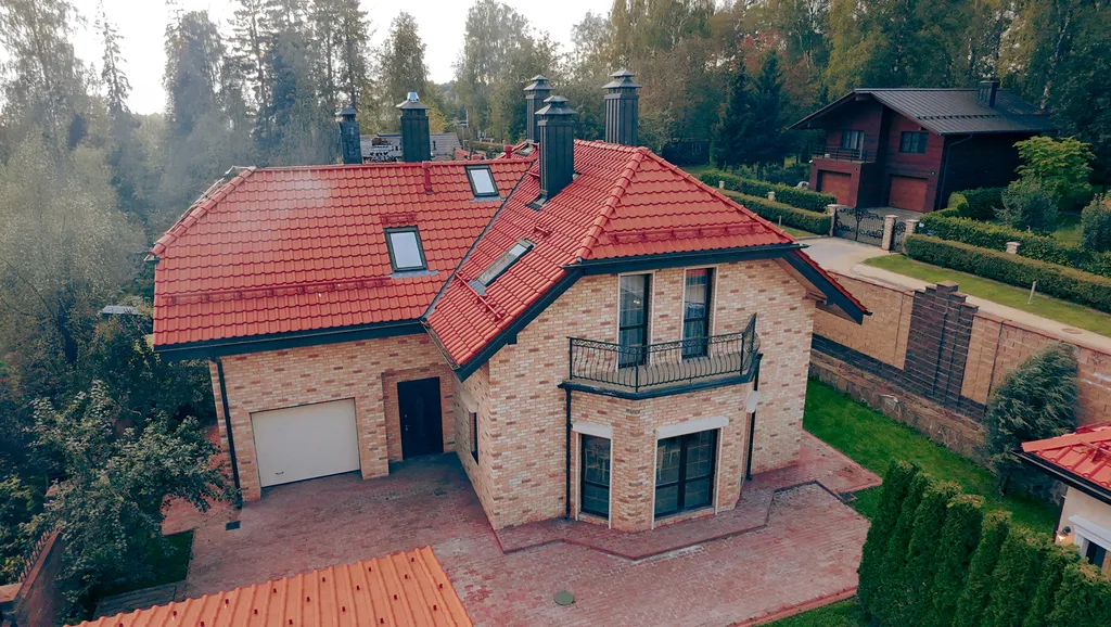 Загородный дом у озера в Подмосковье