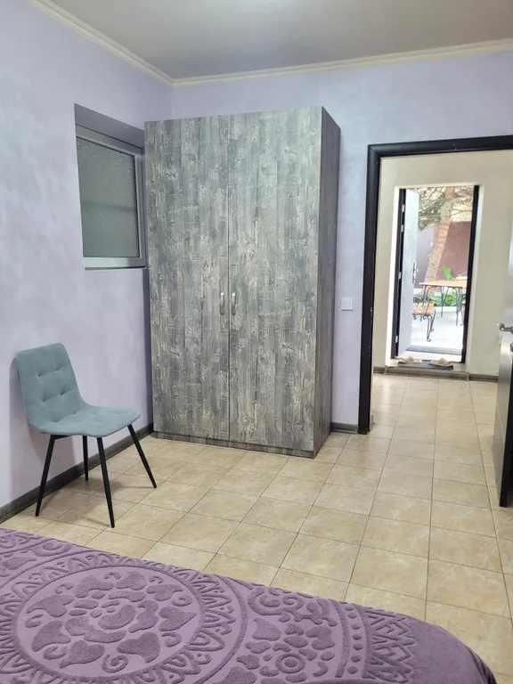 Просторная квартира с двориком в центре города