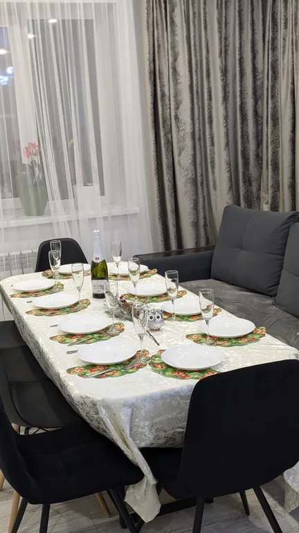 Новый коттедж возле соснового леса