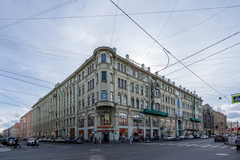 У Сенной площади/Студия в центре