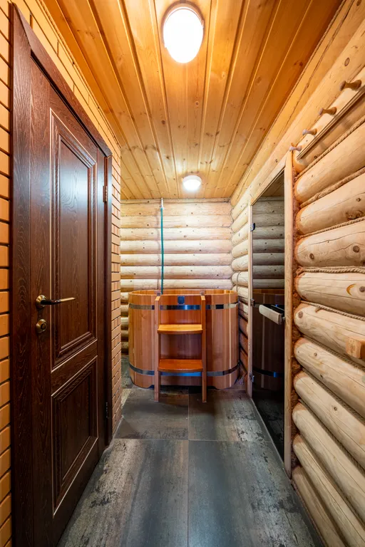 Дом с баней и бассейном на берегу Амура