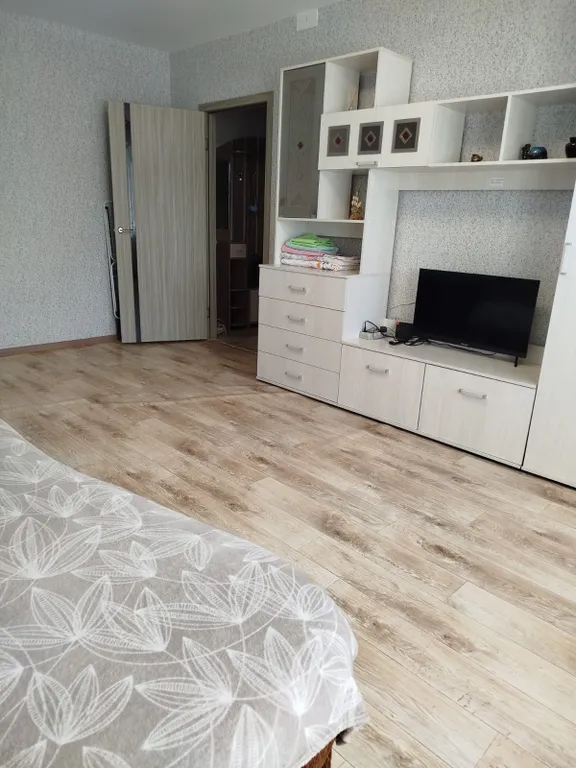 Уютная квартира в новом доме на первом этаже с балконом