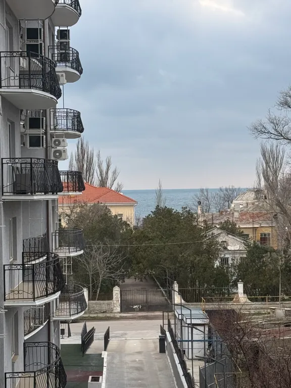 Просторная светлая квартира рядом с морем