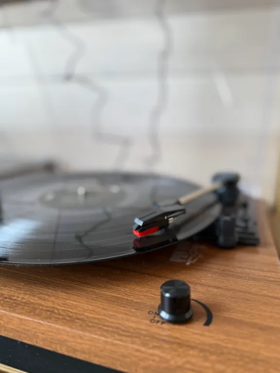 Домик на холме с видом на Байкал