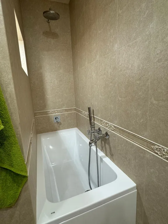 Уютная евродвушка с новым ремонтом на первой береговой линии