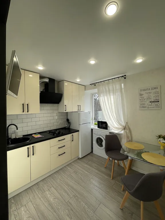 Квартира 1-комнатная Квартира — Калининград