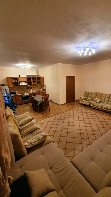 Большая уютная квартира с видом на горы