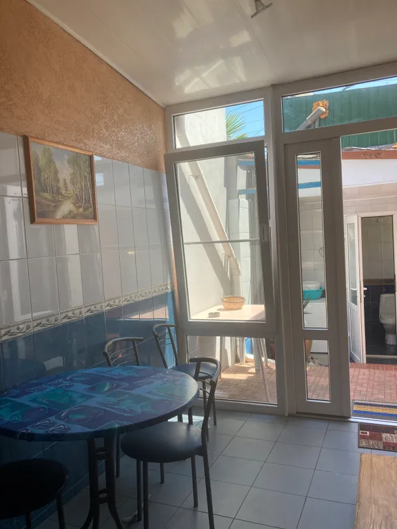 Отдельный дом в центре с двориком и паркоместом