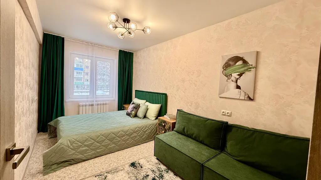 Мега вместительная трешка для дюжины гостей