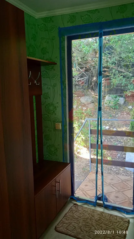 Квартира Уютная комната в частном секторе, рядом с автостанцией — аренда посуточно в Алупка