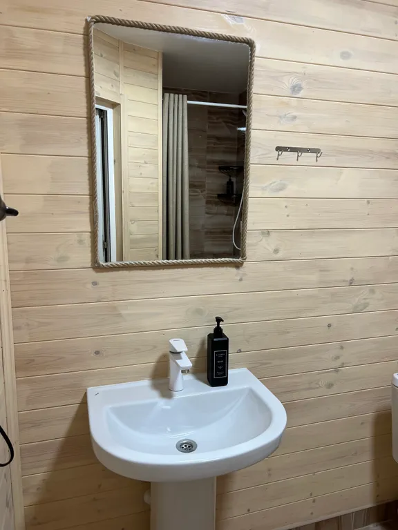 Коттедж с тёплым бассейном