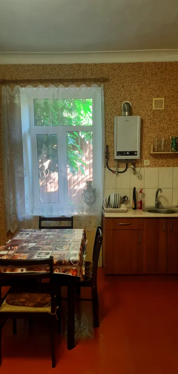 Просторный  дом в исторической части города, уютный сад