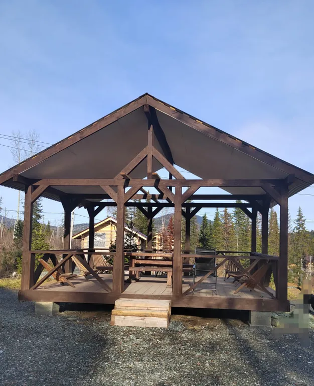 Коттедж с баней и сушилкой на территории