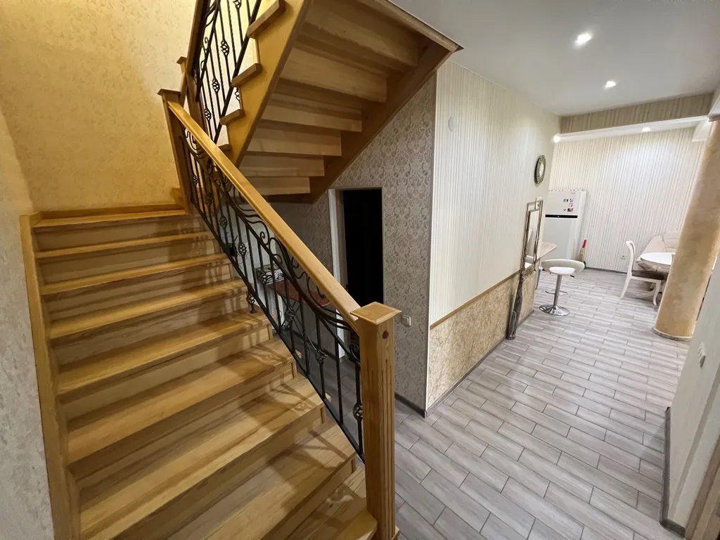 Четырёхкомнатный дом класса люкс в тихом центре