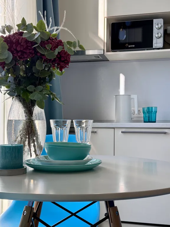 Дизайнерская квартира и бассейн на территории комплекса