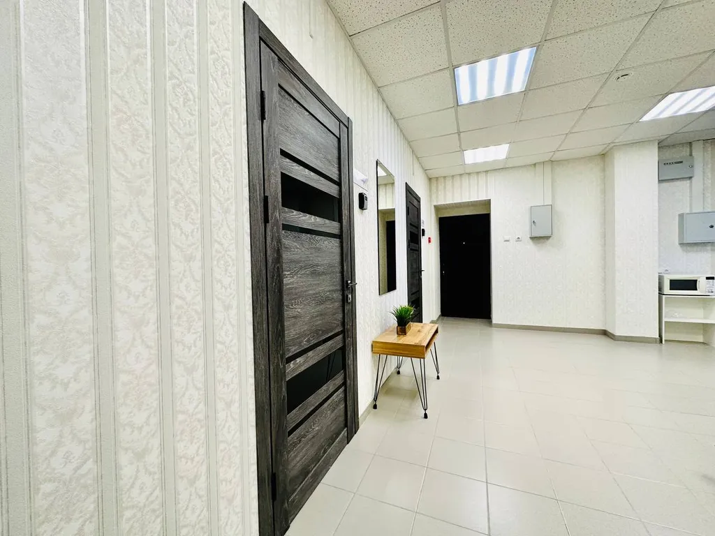 Номер возле ярмарочной площади южные ворота Ямала