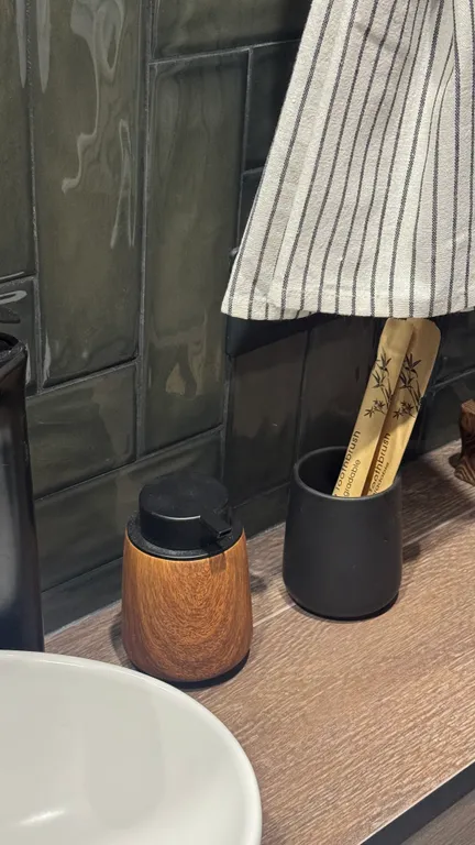 Шале в черте города с выходом в лес