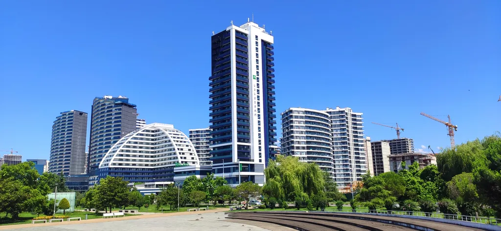 Апартамент в элитном комплексе у моря и парка с бассейном и спа-зоной