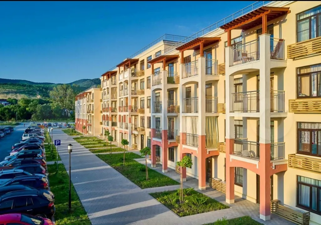 Квартира в Долине Сукко, 5 бассейнов на территории, качели на балконе