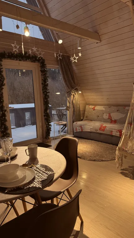 Коттедж Уютный A-frame дом в лесу, баня, мангал — аренда посуточно в Новый Буян