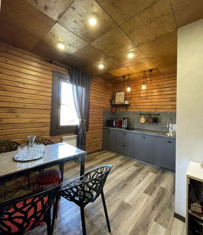 Уютный дом из дерева