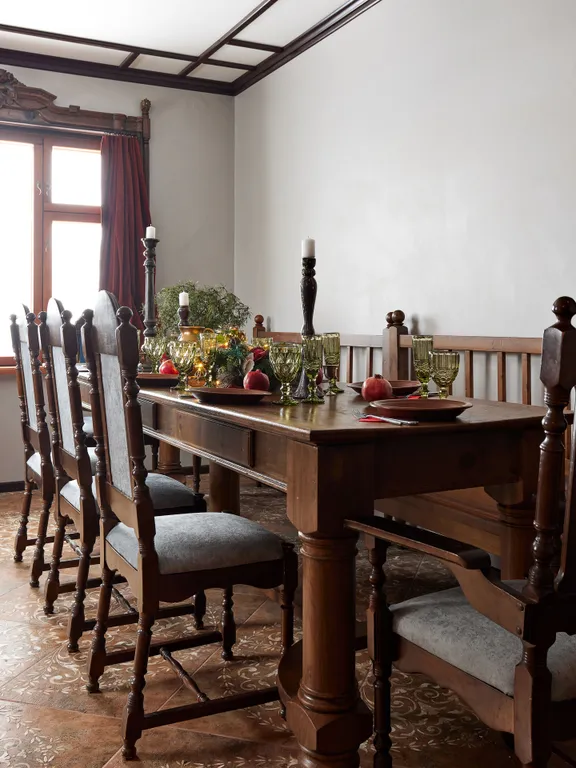 Готический замок Гранат Альдога