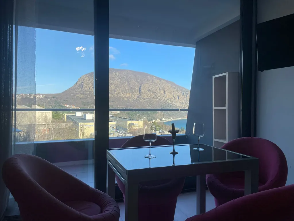 Квартира Апартамент с видом на море и горы — аренда посуточно в Гурзуф