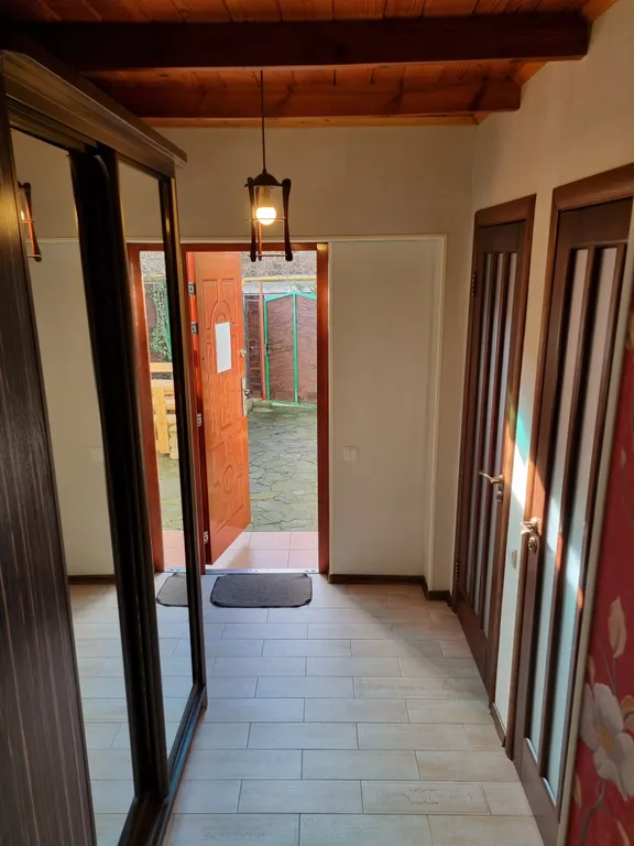 Двухкомнатные апартаменты с отдельным входом и двором